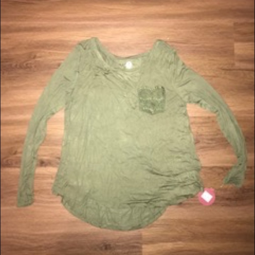 Darker green long sleeve top